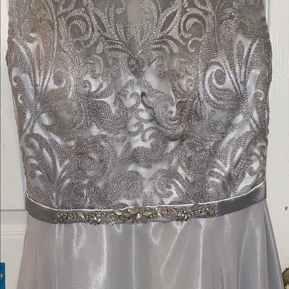 Short grey/silver dress - Picture 5 of 6